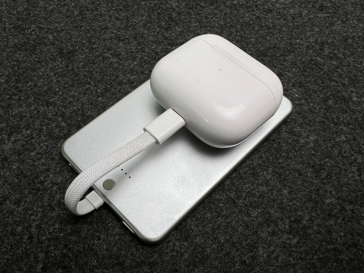 SGoeee モバイルバッテリー